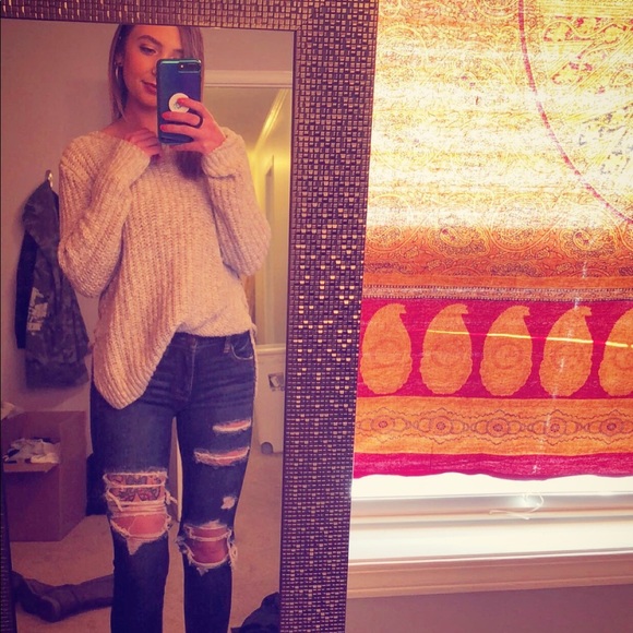 Profile Picture of Emma Swearingen (@emmaswearingen) on Poshmark