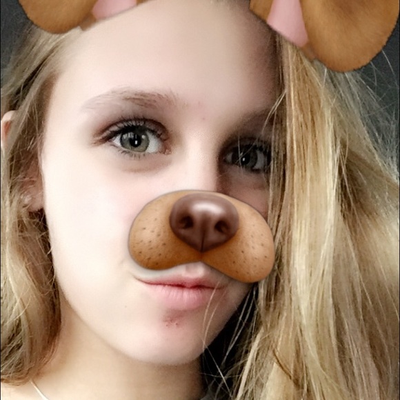 Profile Picture of Shelbie Shelbie (@shelbieef) on Poshmark