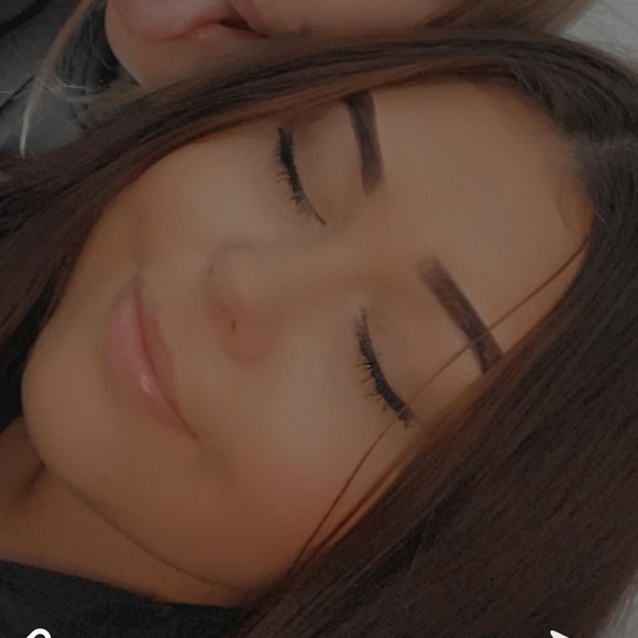 Profile Picture of Chloe Callaghan (@chloecallagh315) on Poshmark