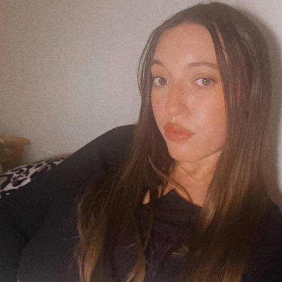 Profile Picture of Kyleigh Smith (@kyleighsmith885) on Poshmark