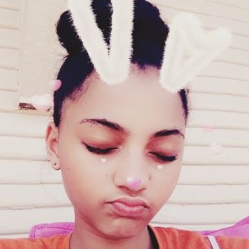 Profile Picture of Madison Helm (@madisonperhour) on Twitter