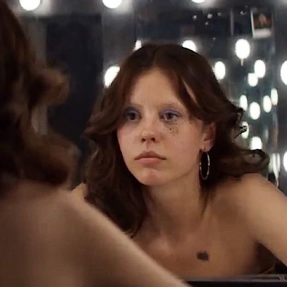 Profile Picture of Laney Perisho (@elainaperisho) on Poshmark