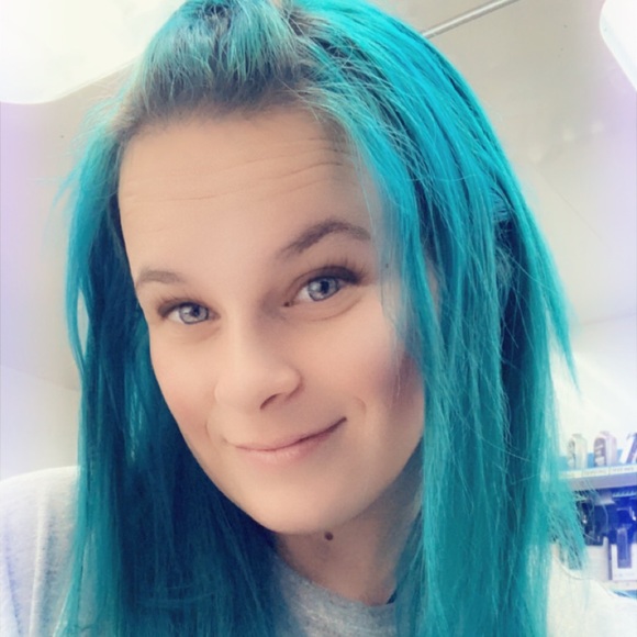 Profile Picture of Andrea Lagrow (@nightmarebaby89) on Poshmark