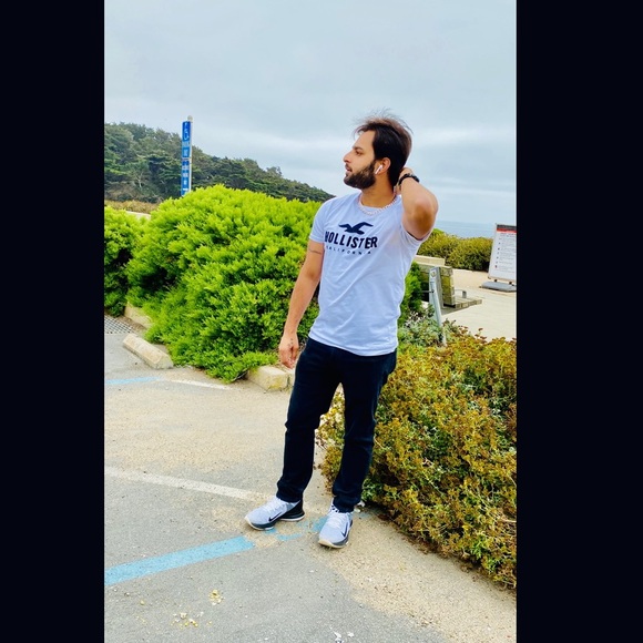 Profile Picture of Saurabh Tandon (@saurabhtandon) on Poshmark