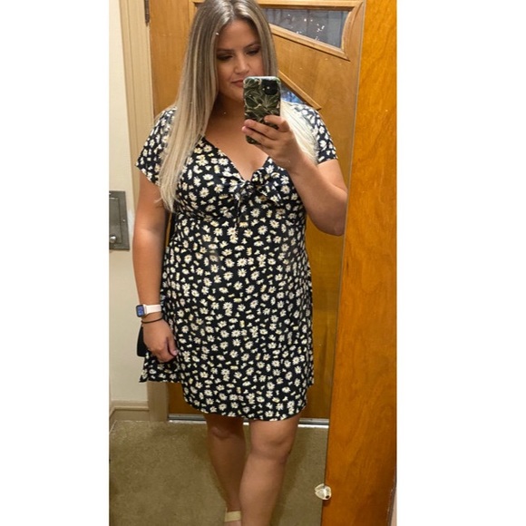 Profile Picture of Tania Aleksic (@taniaaleksic) on Poshmark