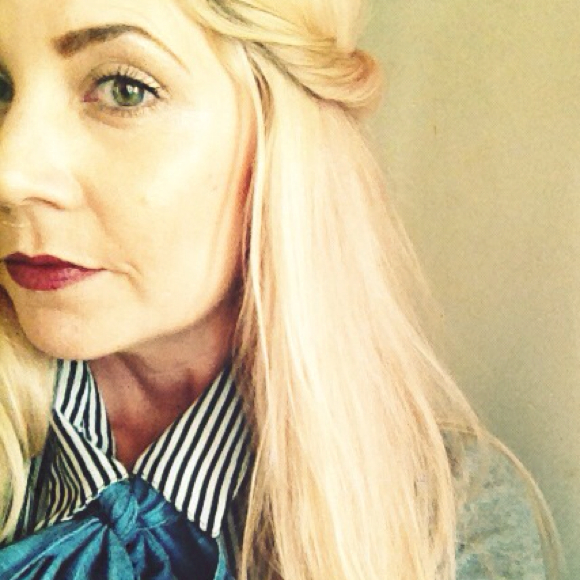 Profile Picture of Shawna Bowers (@shawnakitty) on Poshmark