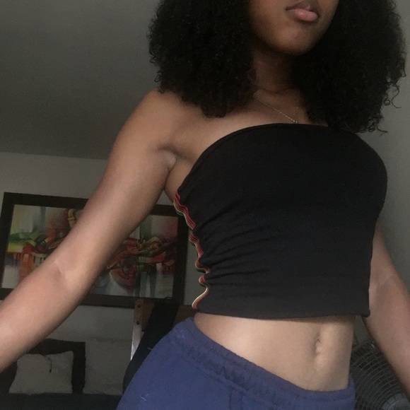 Profile Picture of Darcy Rodriguez (@drodova) on Poshmark