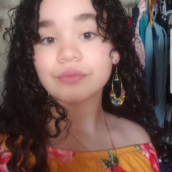 Profile Picture of Thalia Balart (@thaliabalart) on Poshmark