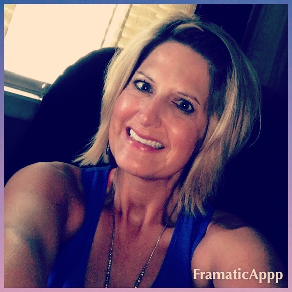 Profile Picture of Amy Furman (@afurman1997) on Poshmark