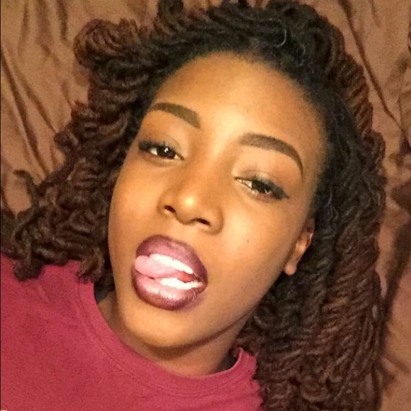 Profile Picture of Veronica Bryant (@leaux_steez) on Poshmark