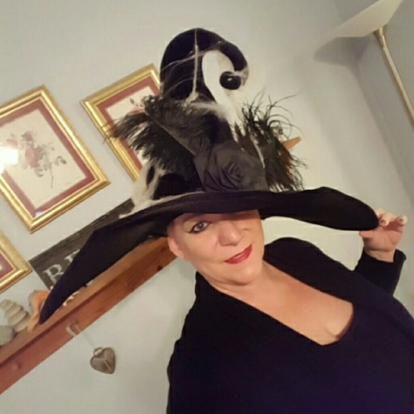 Profile Picture of Mary Spooner (@msdanley) on Poshmark