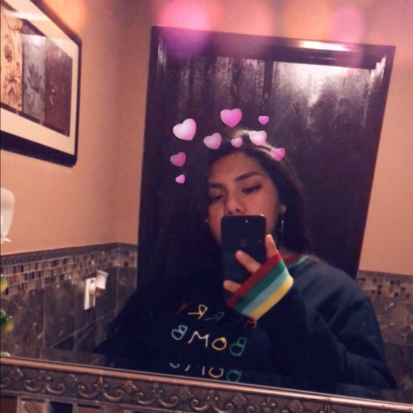 Profile Picture of Paulina Esquivel (@linnnnaaa_es) on Poshmark