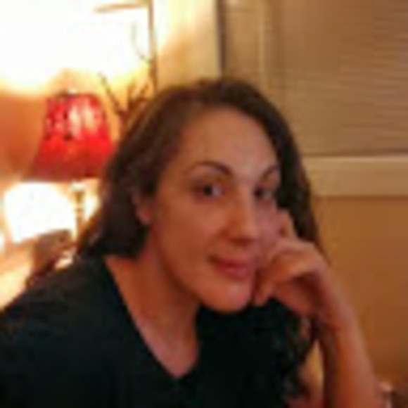 Michelle Hidecker - Poshmark Profile Picture of Michelle Hidecker (@mhidecker) on Poshmark