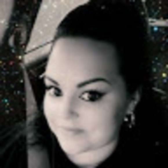 Profile Picture of Shannon Daye (@nanab8605) on Poshmark