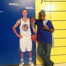 Profile Picture of Aaron Perry (@Bern5717) on Twitter