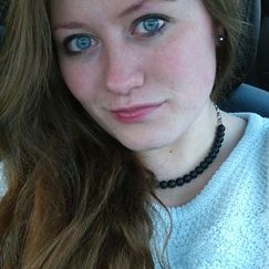 Profile Picture of Alicia Crook (@leash54) on Twitter