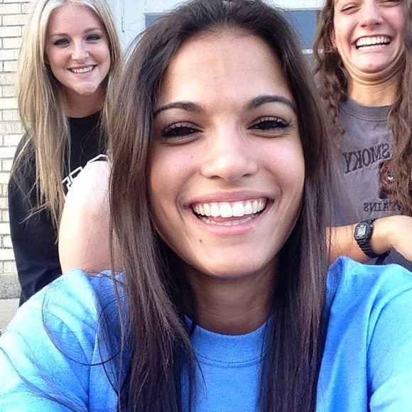 Profile Picture of Lori Winborne (@loriwinborne) on Poshmark