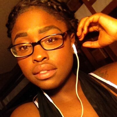 Profile Picture of Bobbie Smiley (@itskingbee_19) on Twitter