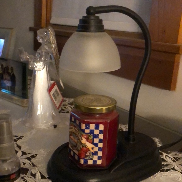 Profile Picture of Yvonne Capps (@pathfinder102) on Poshmark