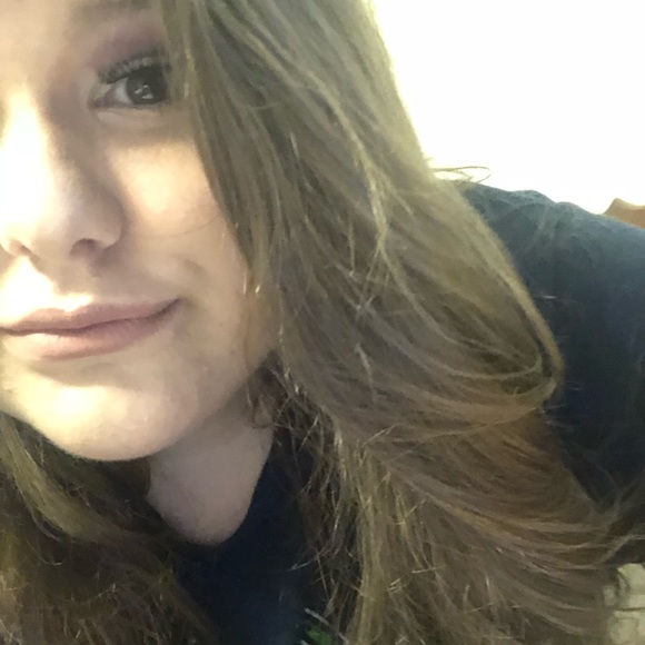 Profile Picture of Megan Elenbaas (@mayghenee) on Poshmark