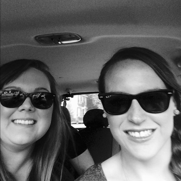 Profile Picture of Kristine English (@englishk10) on Poshmark