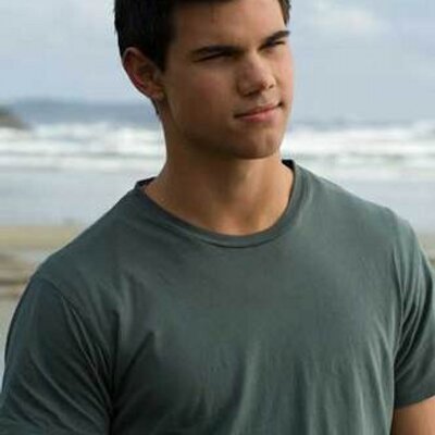 Profile Picture of Stephanie Constanza (@CotyTerror) on Twitter