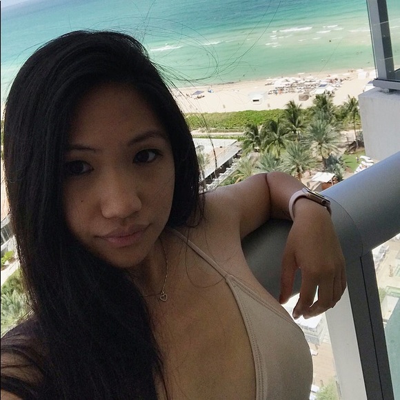 Profile Picture of Midori Doi (@midoridoi) on Poshmark