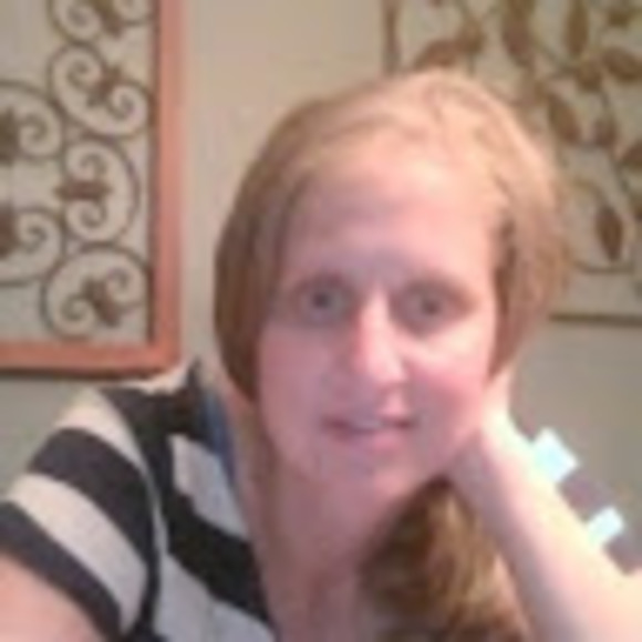 Profile Picture of Amy Kudlov (@a_kudlov) on Poshmark