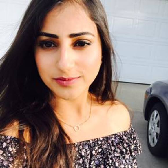 Divya Bhalla - Poshmark Profile Picture of Divya Bhalla (@divyabhalla) on Poshmark