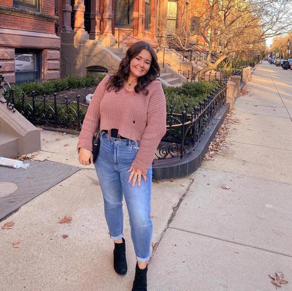 Julia Callbeck - Poshmark Profile Picture of Julia Callbeck (@julia_callbeck5) on Poshmark