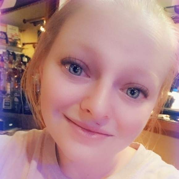 Profile Picture of Shelby Bachorski (@shelbybachorski) on Poshmark