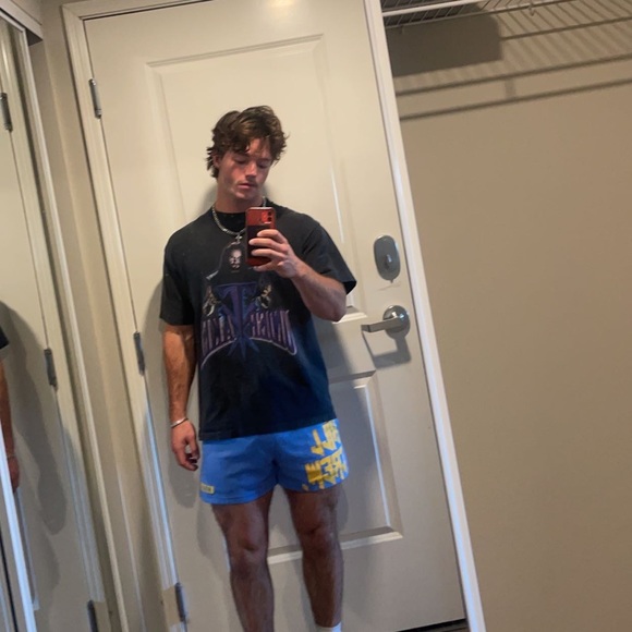 Profile Picture of Carlo Jinks (@carlojinks9) on Poshmark