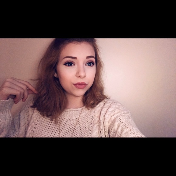 Profile Picture of Sheyenne Tichnell (@stichnell) on Poshmark