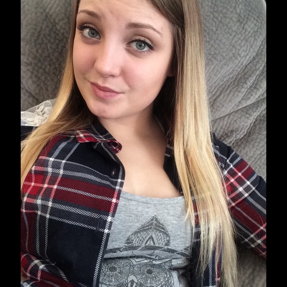 Profile Picture of Kristy Gromada (@kristygee5) on Poshmark