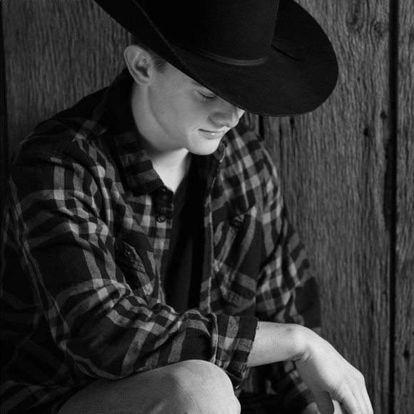 Carson Leibering - Poshmark Profile Picture of Carson Leibering (@carsonleibering) on Poshmark