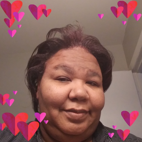 Profile Picture of Debra Dillahunt (@mamadee712) on Poshmark