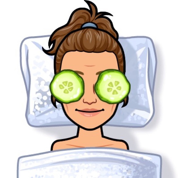 Profile Picture of Paula Rzucidlo (@pfrzucidlo) on Poshmark