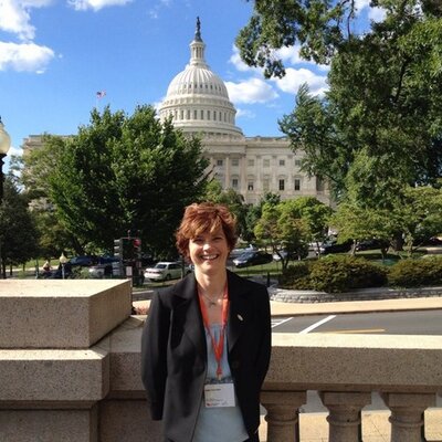 Profile Picture of Diane Thomson (@DianeBThomson) on Twitter