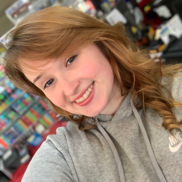 Profile Picture of Destini Elrod (@destinielrod496) on Poshmark