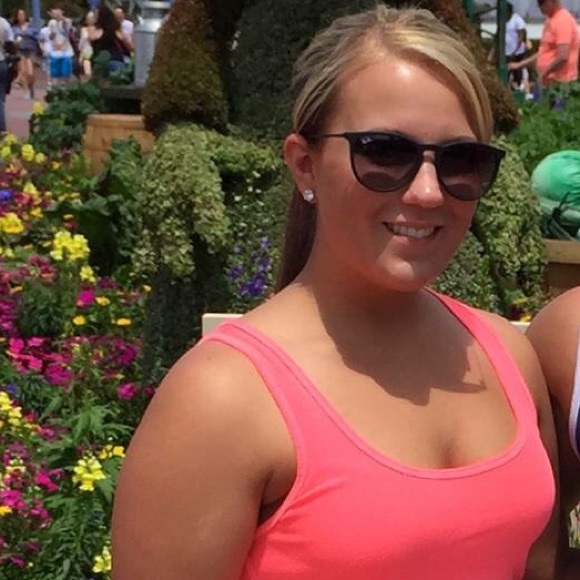 Profile Picture of Mallory Zilliox (@malrzil) on Poshmark