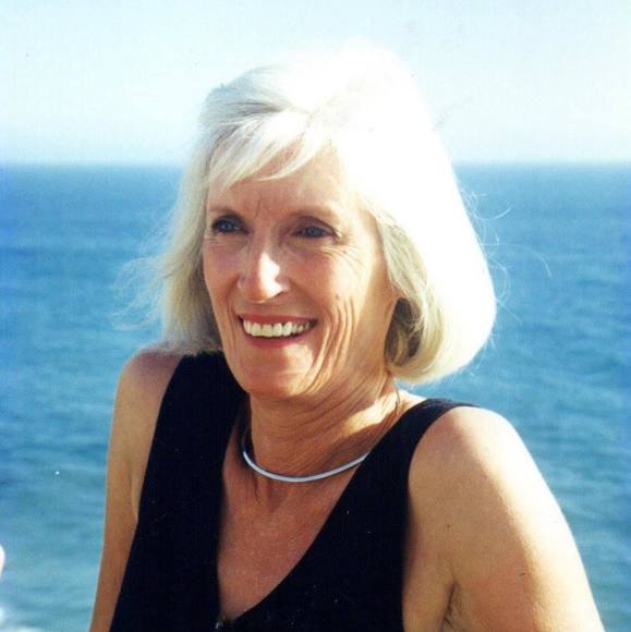 Profile Picture of Lorraine Poncelet (@lponcelet5) on Poshmark