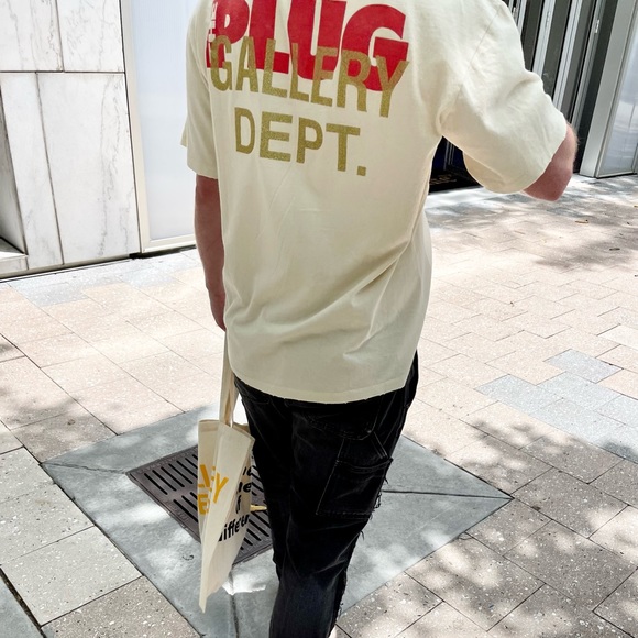 Profile Picture of Wes Banco_ (@wesbanco_) on Poshmark