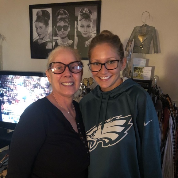 Profile Picture of Sam and josephine Lavrich (@sassy_chicks_7) on Poshmark