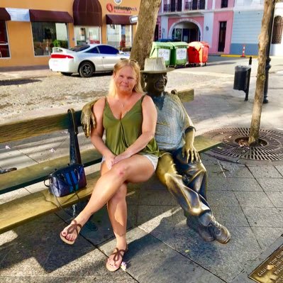 Profile Picture of Lisa Keeney (@b7123dda15df4d6) on Twitter