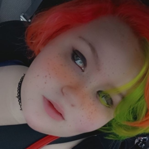 Profile Picture of Brandi Kelly (@chaotic_pyro) on Poshmark