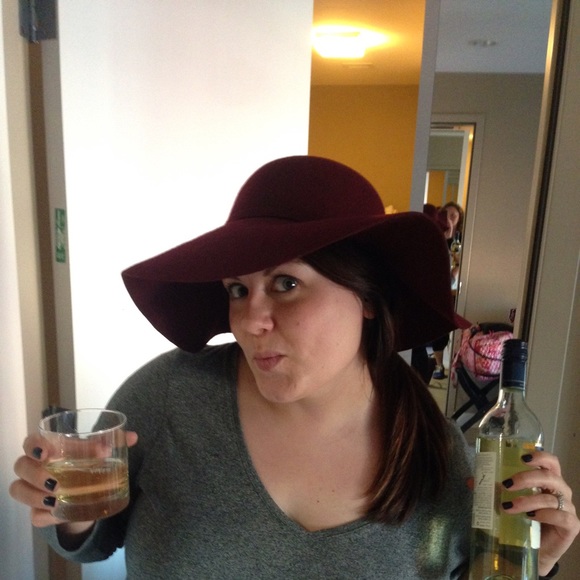 Profile Picture of Erin Mazzola (@emazz18) on Poshmark