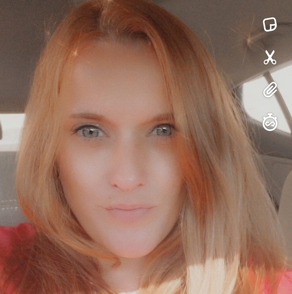 Profile Picture of April Ramsey (@april9181985) on Poshmark
