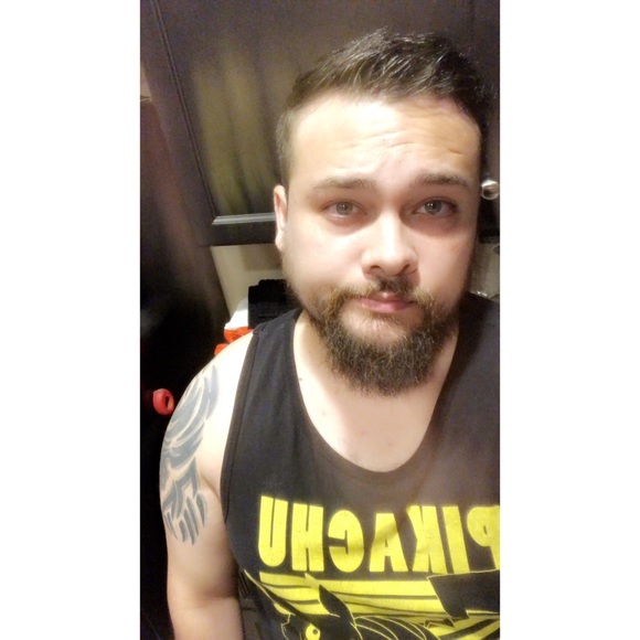 Profile Picture of Joshua Marino (@veldurauron) on Poshmark