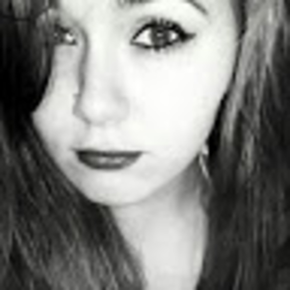 Profile Picture of Boo Boo (@booboo676) on Poshmark