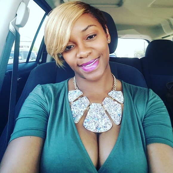 Profile Picture of Maya Tyler (@mtyler89) on Poshmark